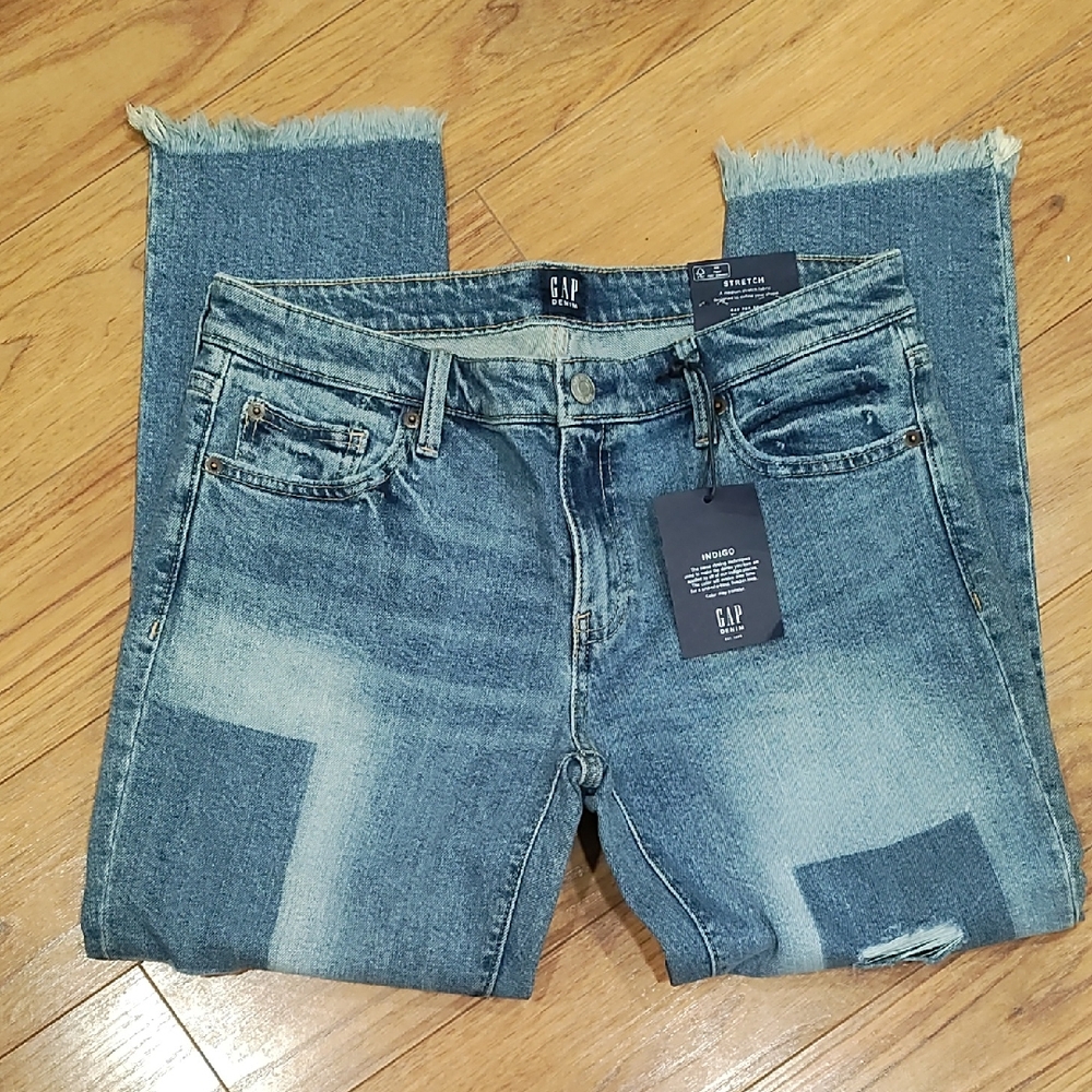GAP Women's Light Blue Frayed Hem Cropped Jeans